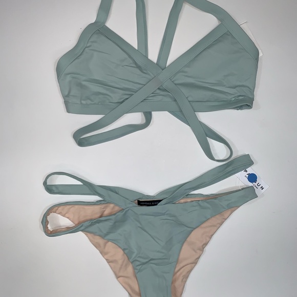 Kendall Kylie sea green bikini set 38 - Picture 3 of 4